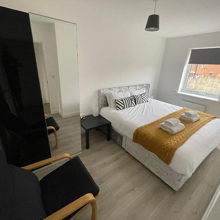 Modern Room With Huge Bed - Walk To City Centre! Manchester Dış mekan fotoğraf