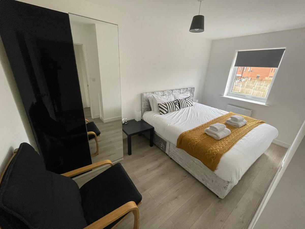 Modern Room With Huge Bed - Walk To City Centre! Manchester Dış mekan fotoğraf