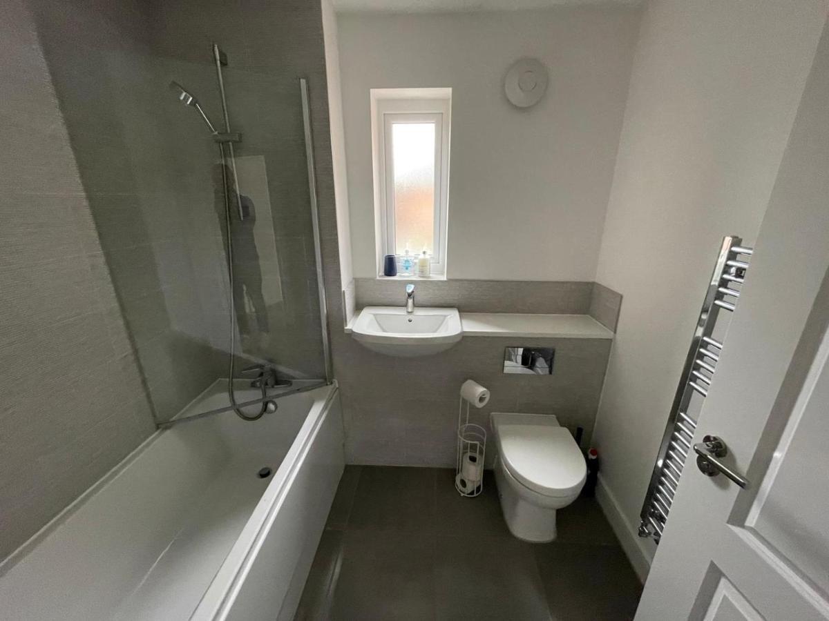 Modern Room With Huge Bed - Walk To City Centre! Manchester Dış mekan fotoğraf